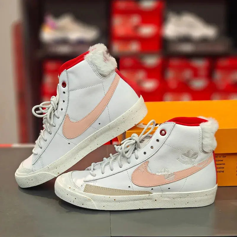 Nike High Top Board Shoes Women's Shoes 2024 New BLAZER MID 77 Trailblazer Lightweight Casual Shoes Classic retro Sneakers CATG Sports Footwear